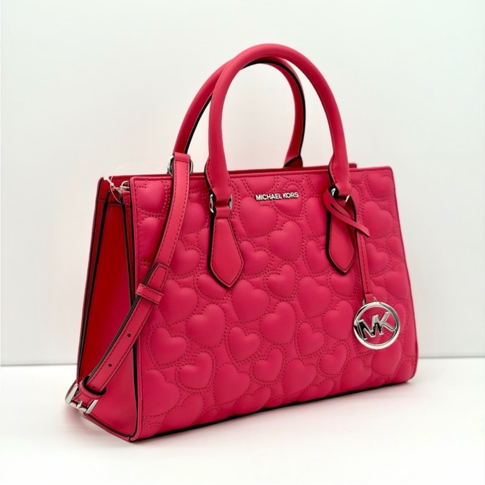 MICHAEL KORS Sheila Medium
Heart Embroidered Satchel